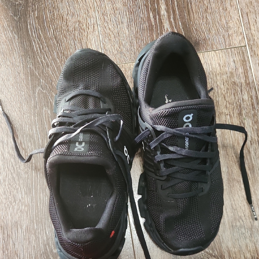 On Running Black Athletic Shoes with Mesh Upper
